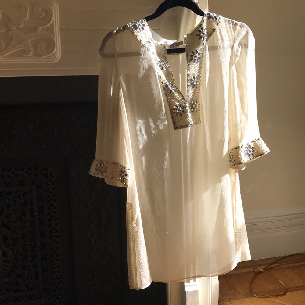 Woman’s tunic blouse